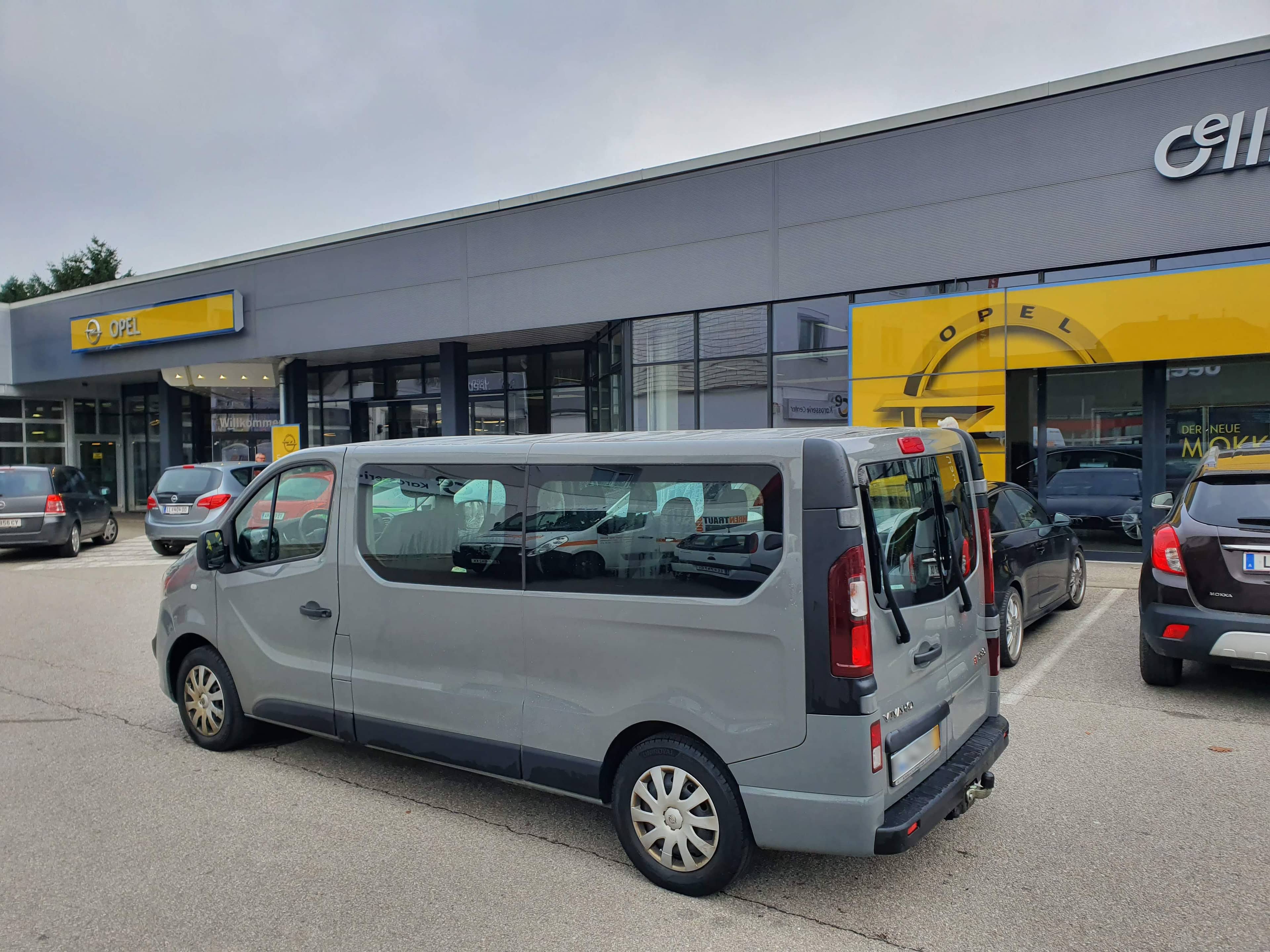 Renault Trafic kombi na relaciji iz Beograda
